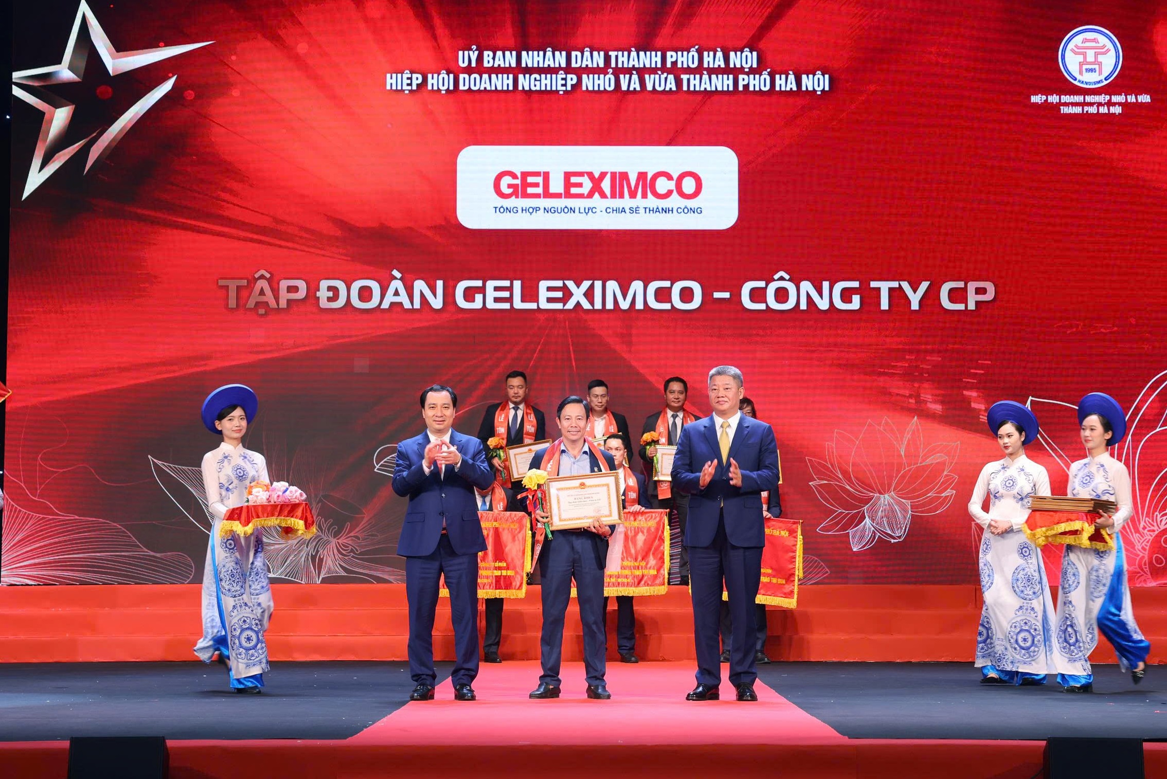 UBND TP. Hà Nội trao Bằng khen cho Tập đoàn Geleximco tại Lễ tôn vinh Doanh nhân, Doanh nghiệp Thăng Long